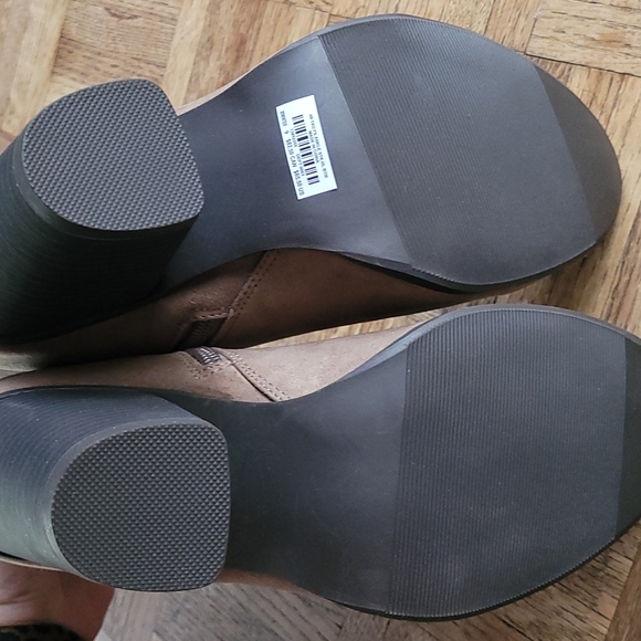 Torrid Brand New Tan/light Brown suede Booties size 9 - Picture 4 of 4